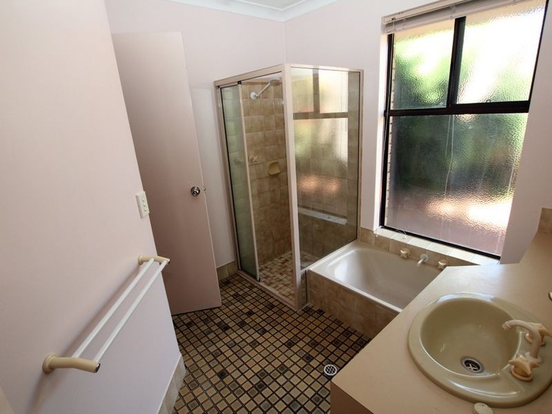 43 Peelwood Parade, Halls Head WA 6210