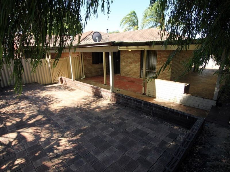 43 Peelwood Parade, Halls Head WA 6210