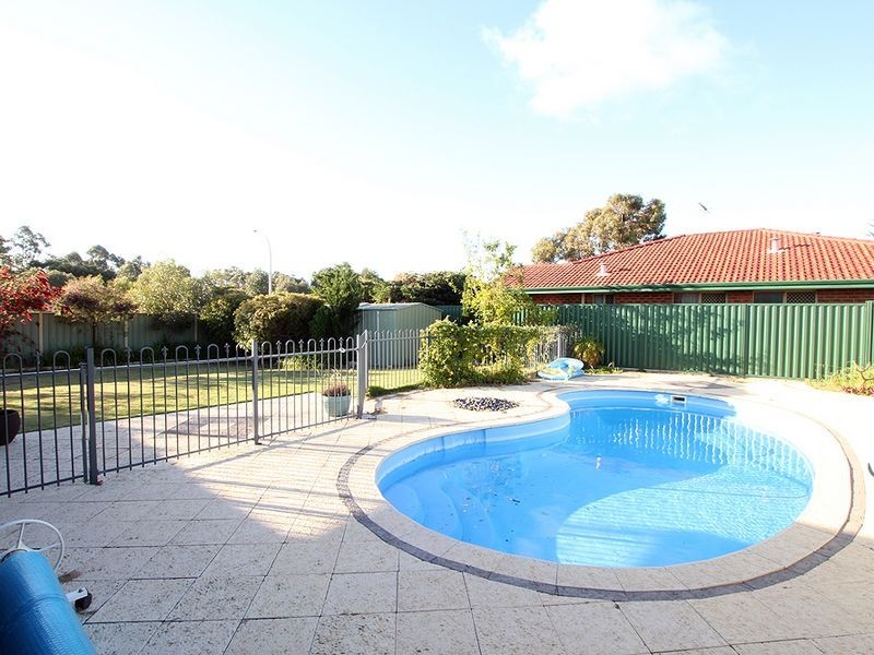 18 Darter Place, Halls Head WA 6210