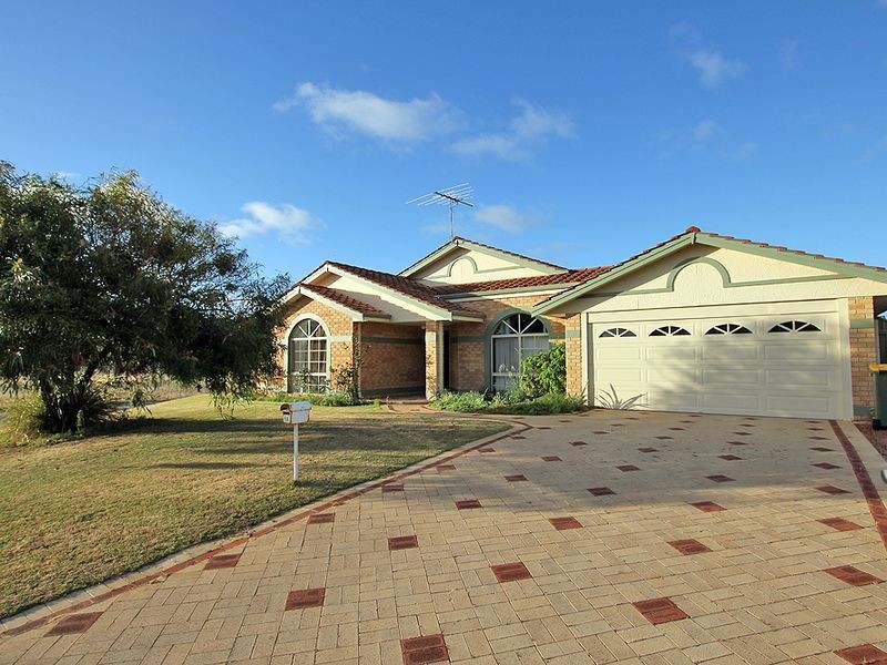 18 Darter Place, Halls Head WA 6210
