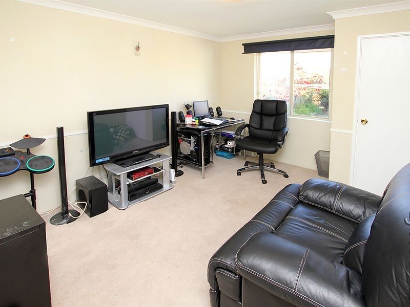 18 Darter Place, Halls Head WA 6210