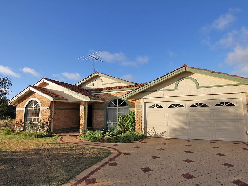 18 Darter Place, Halls Head WA 6210