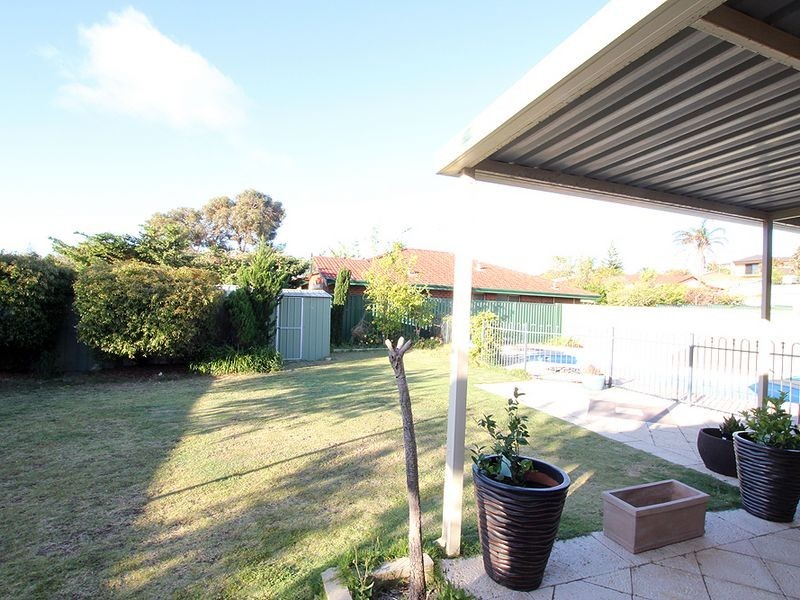 18 Darter Place, Halls Head WA 6210