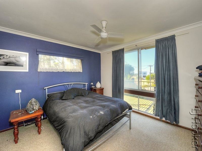 54 Queen Parade, Wannanup WA 6210