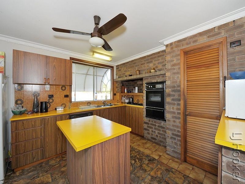 54 Queen Parade, Wannanup WA 6210
