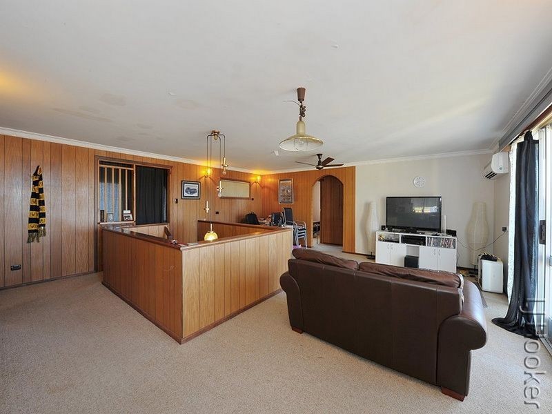 54 Queen Parade, Wannanup WA 6210
