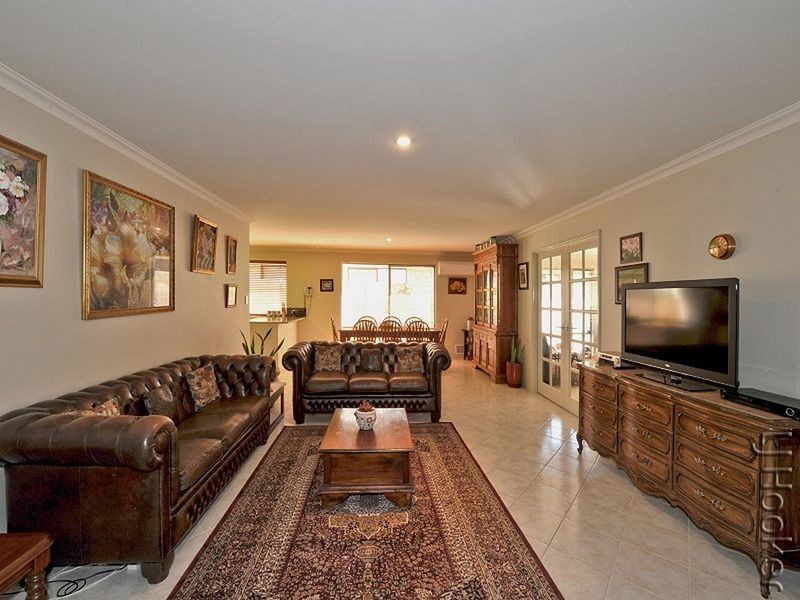 66 Buckingham Drive, Wannanup WA 6210