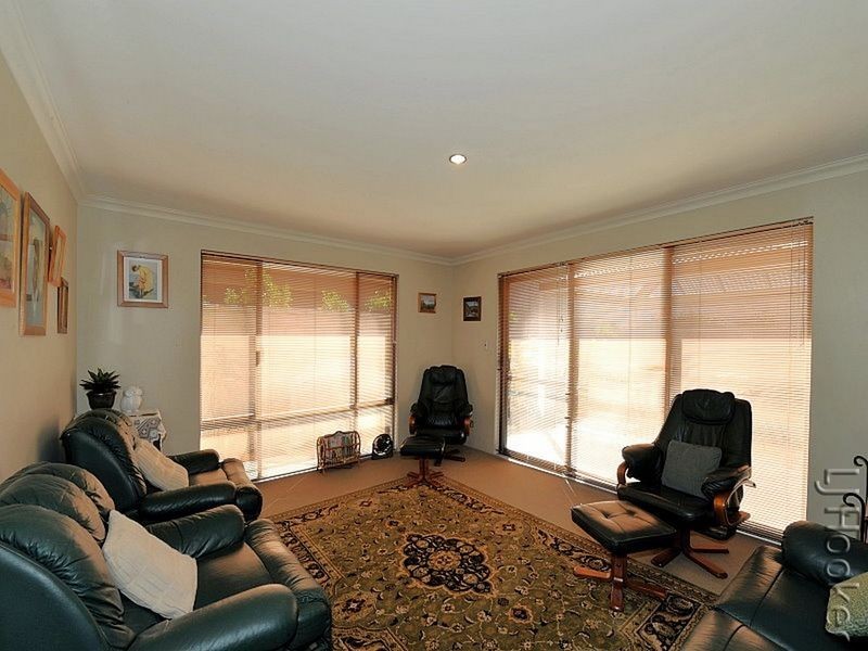 66 Buckingham Drive, Wannanup WA 6210