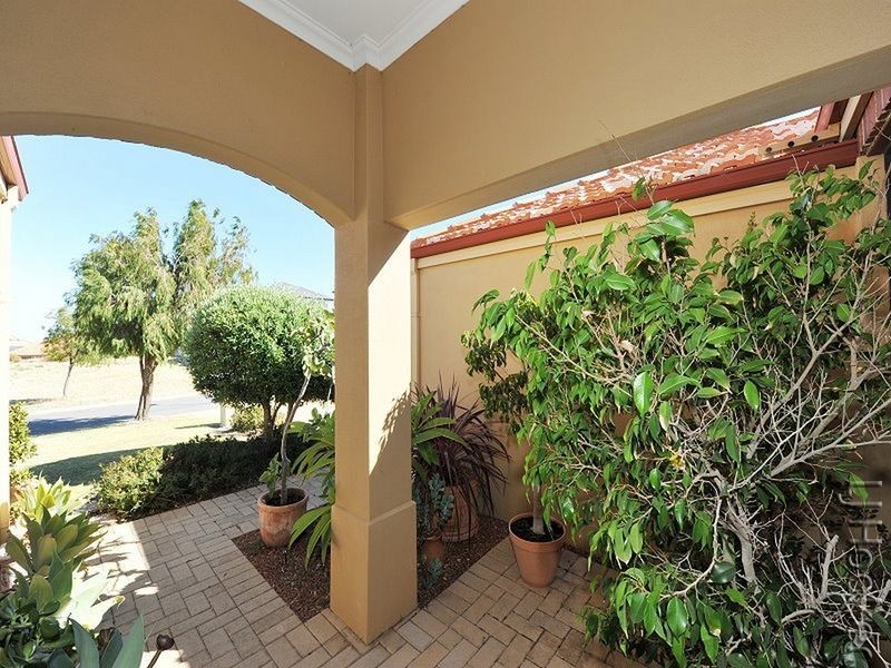 66 Buckingham Drive, Wannanup WA 6210
