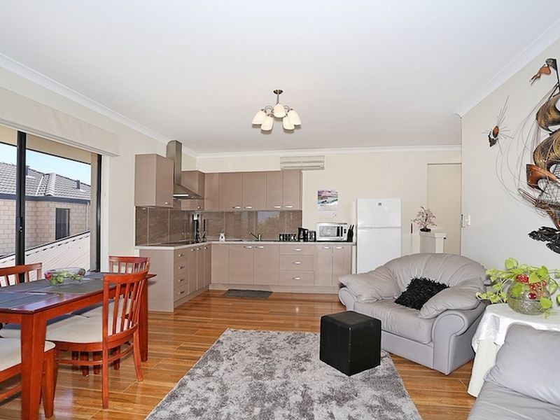 21 Ensign Way, Wannanup WA 6210