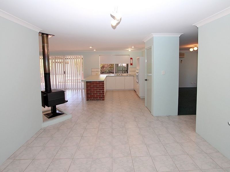 11 Jacaranda Drive, North Yunderup WA 6208