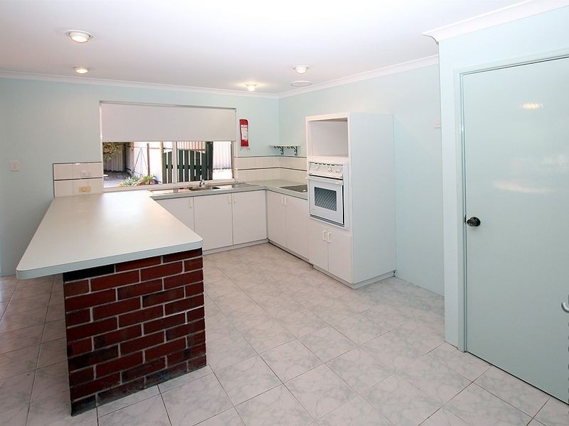 11 Jacaranda Drive, North Yunderup WA 6208