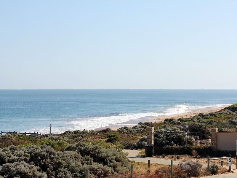 100 Boardwalk Boulevard, Halls Head WA 6210