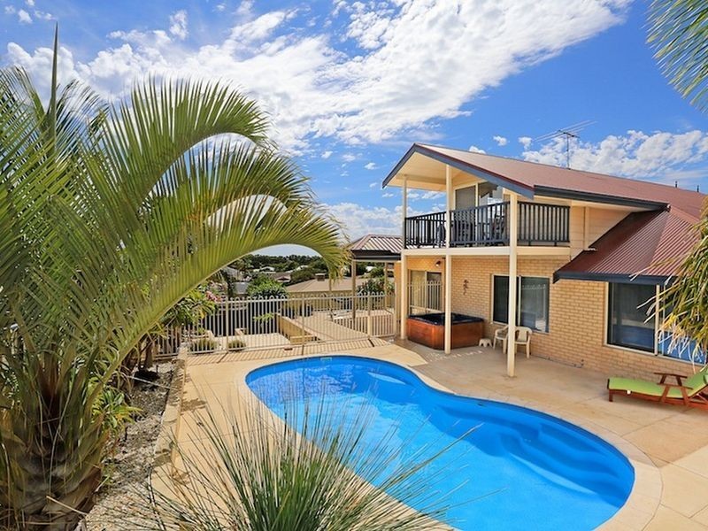 4 Dryandra Place, Halls Head WA 6210