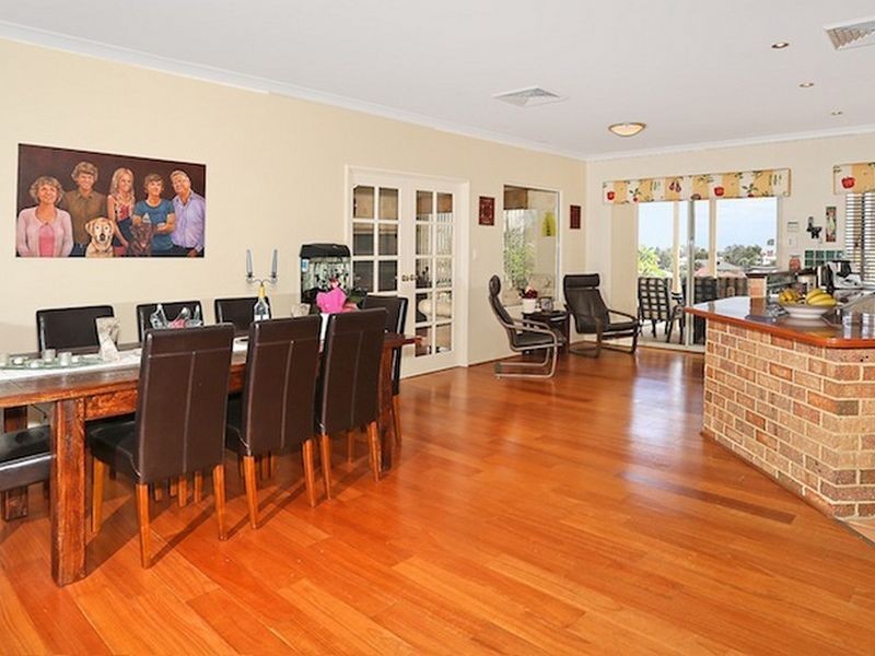 4 Dryandra Place, Halls Head WA 6210