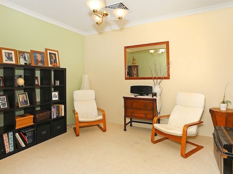 4 Dryandra Place, Halls Head WA 6210