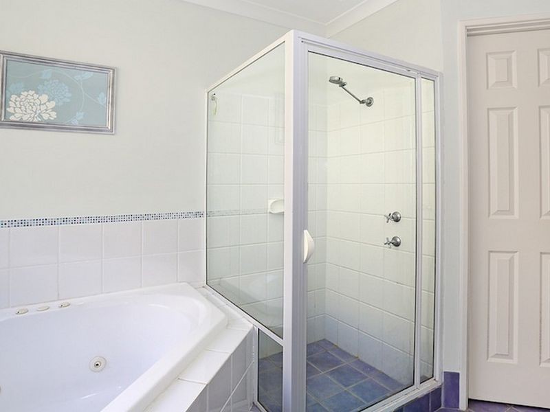 4 Dryandra Place, Halls Head WA 6210