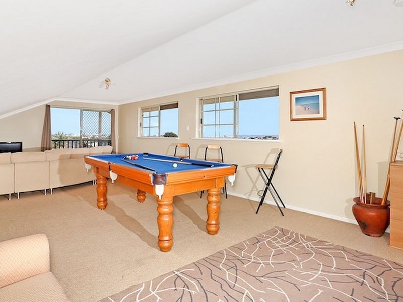 4 Dryandra Place, Halls Head WA 6210