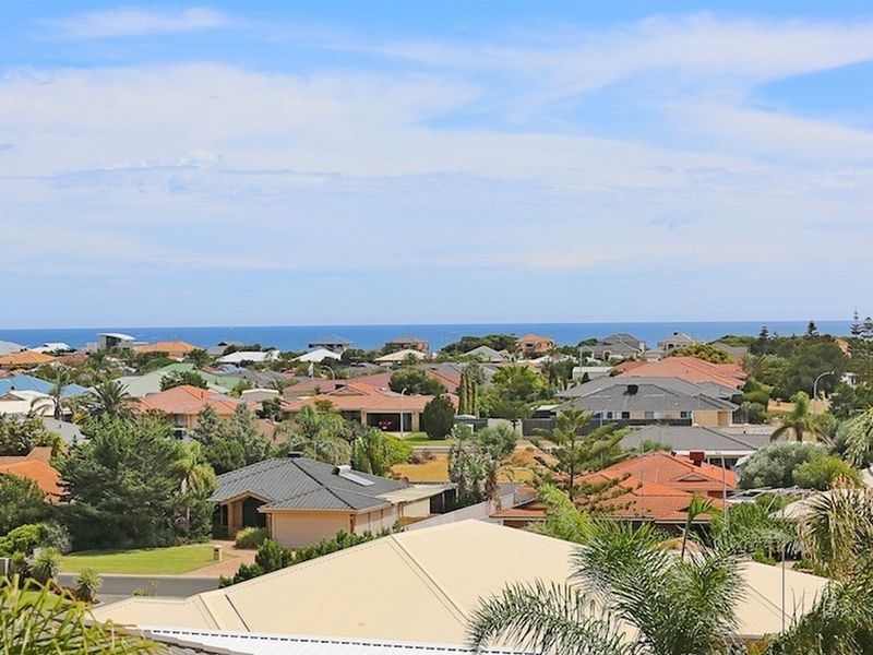 4 Dryandra Place, Halls Head WA 6210