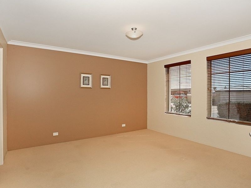 23 Seaforth Drive, Halls Head WA 6210