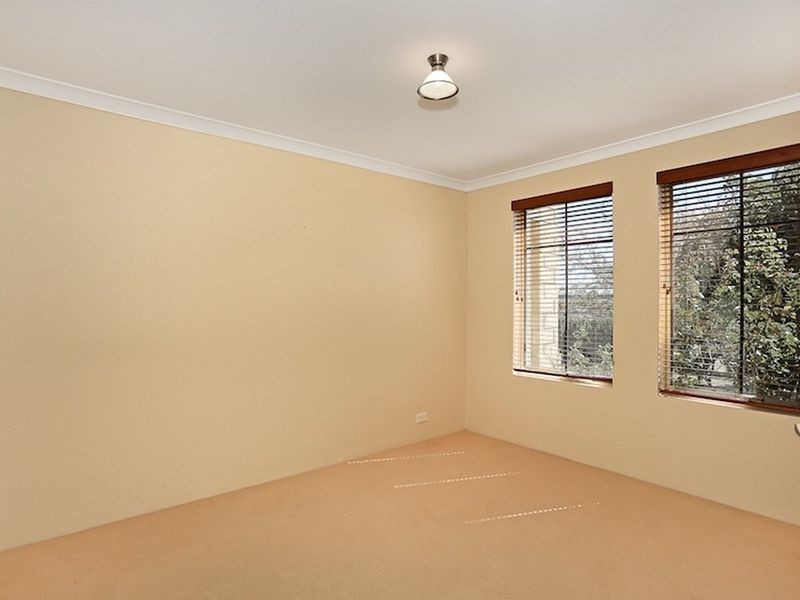 23 Seaforth Drive, Halls Head WA 6210