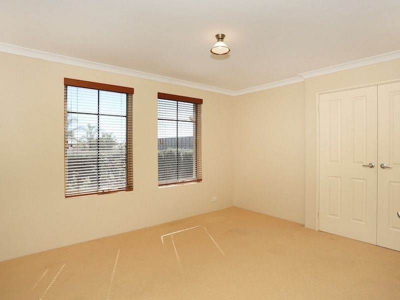 23 Seaforth Drive, Halls Head WA 6210