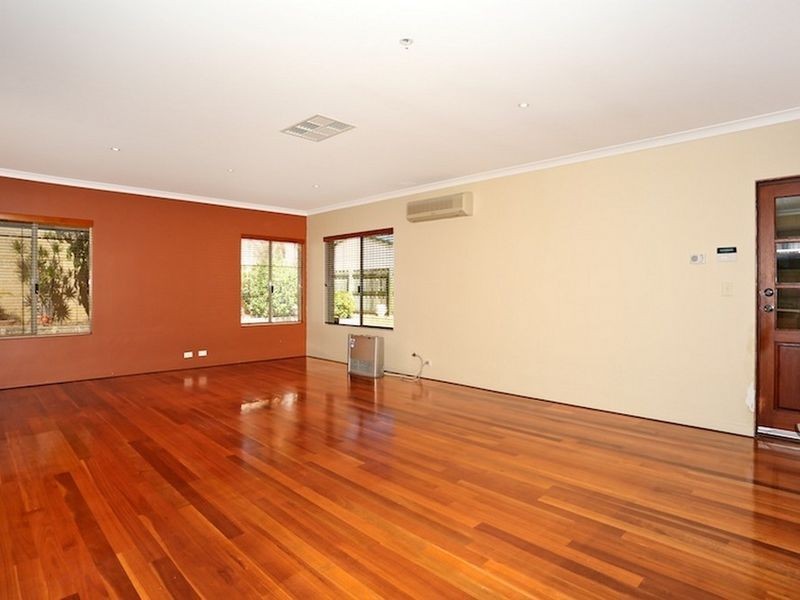 23 Seaforth Drive, Halls Head WA 6210