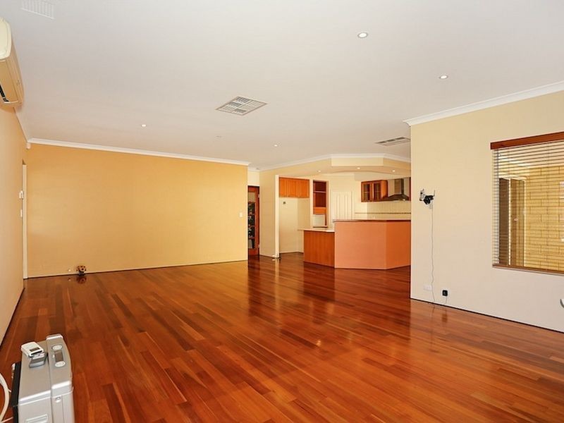 23 Seaforth Drive, Halls Head WA 6210