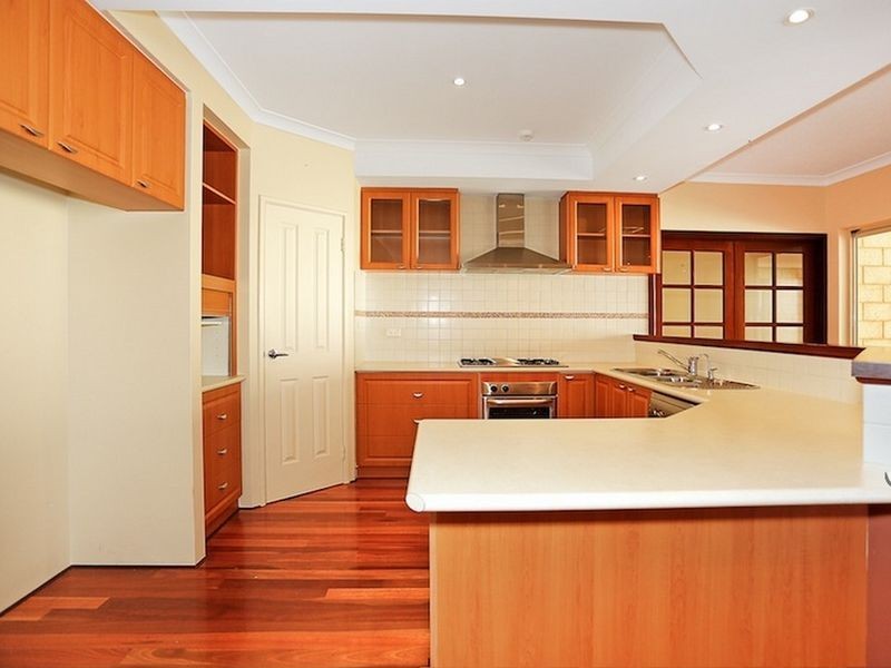 23 Seaforth Drive, Halls Head WA 6210