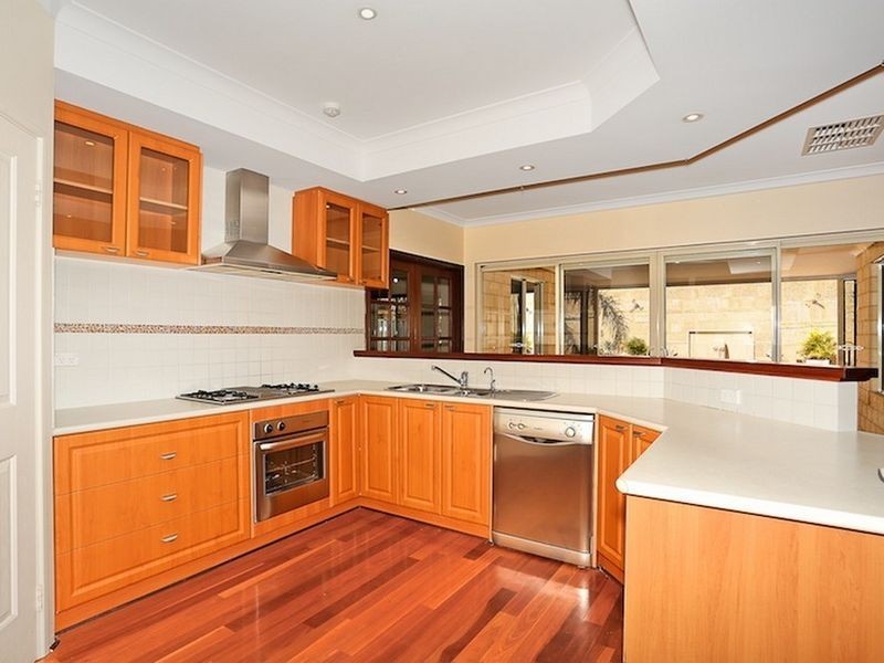 23 Seaforth Drive, Halls Head WA 6210