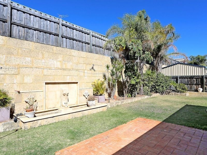 23 Seaforth Drive, Halls Head WA 6210