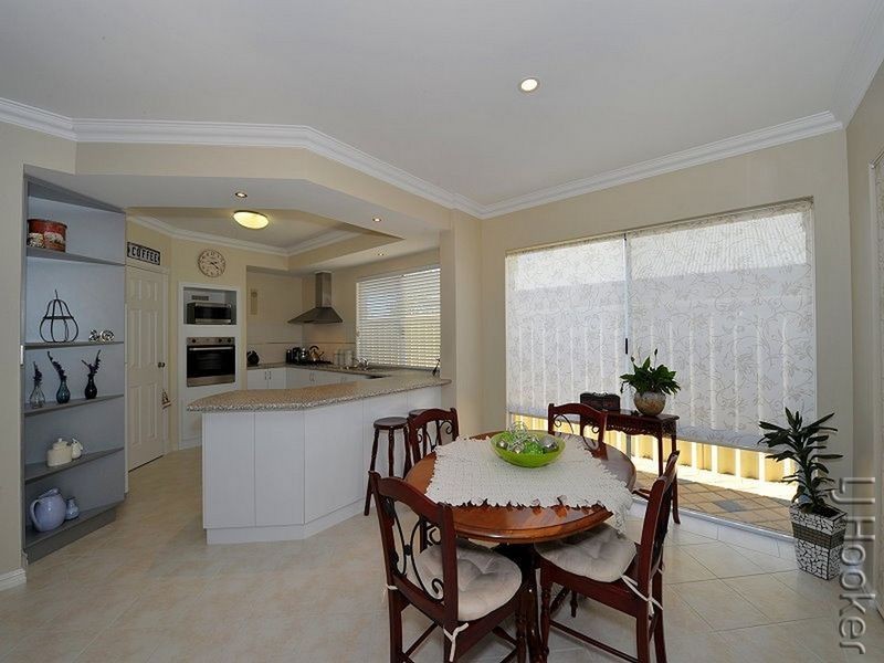 61 Mariners Cove Drive, Dudley Park WA 6210
