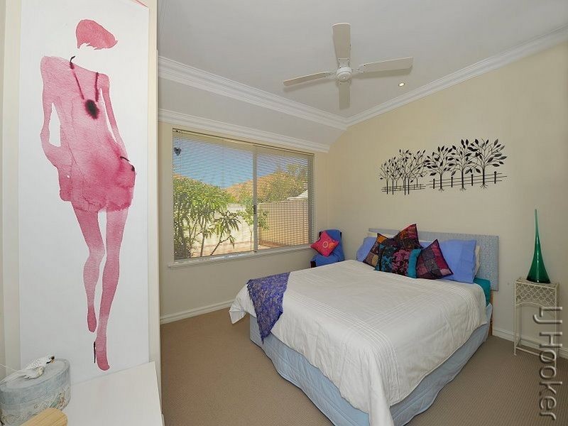 61 Mariners Cove Drive, Dudley Park WA 6210