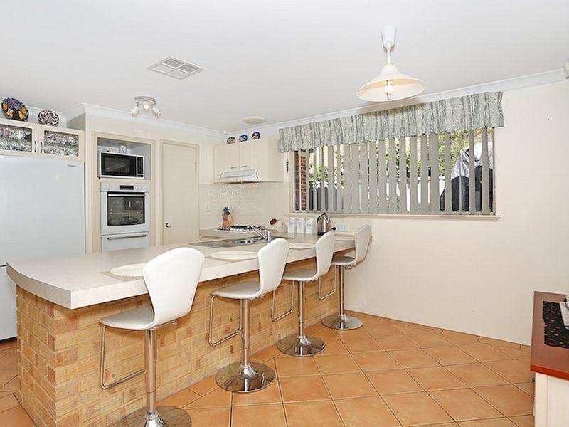 26 Seawind Drive, Silver Sands WA 6210