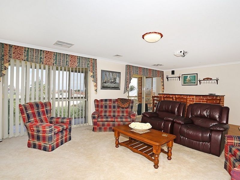 26 Seawind Drive, Silver Sands WA 6210