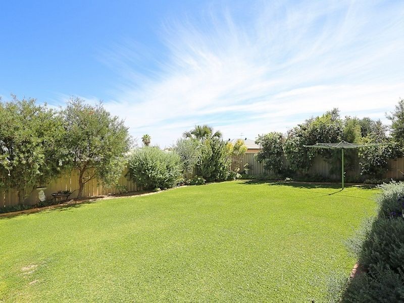 26 Seawind Drive, Silver Sands WA 6210