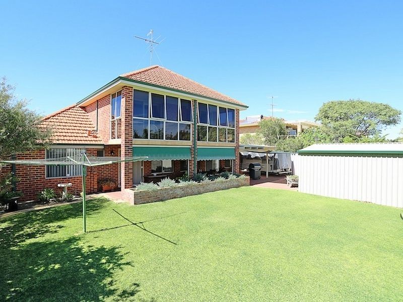 26 Seawind Drive, Silver Sands WA 6210