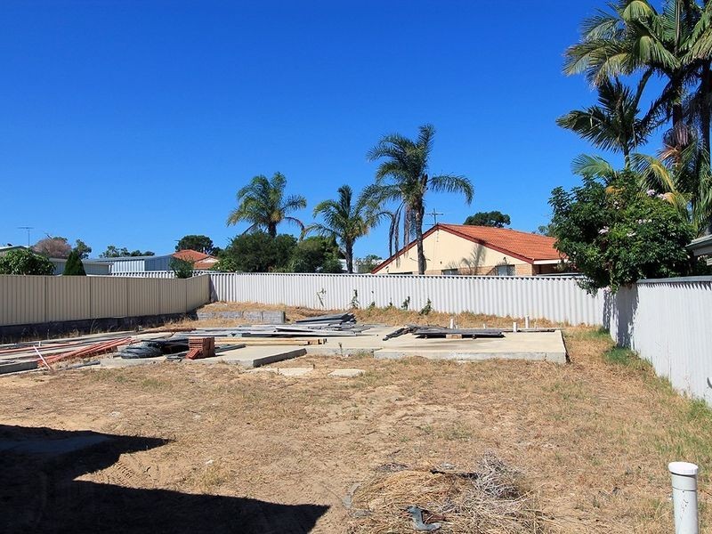 3A Oleander Place, Halls Head WA 6210