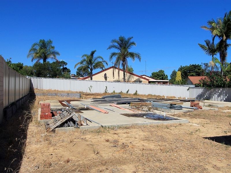 3A Oleander Place, Halls Head WA 6210