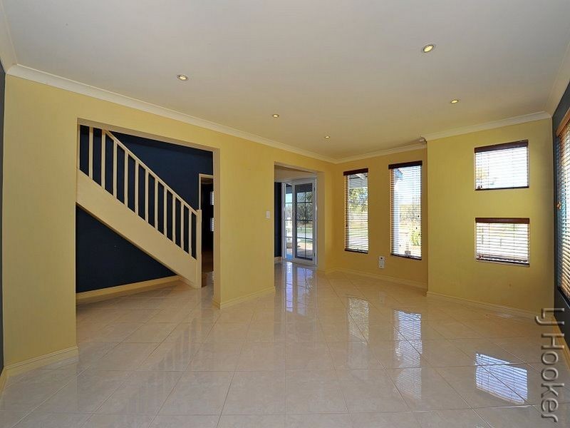 37 Darwin Terrace, Dudley Park WA 6210