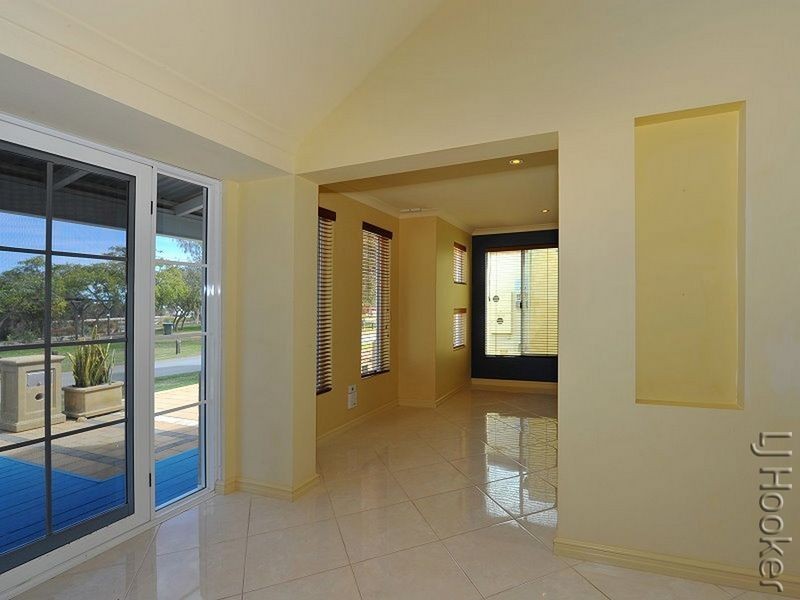 37 Darwin Terrace, Dudley Park WA 6210