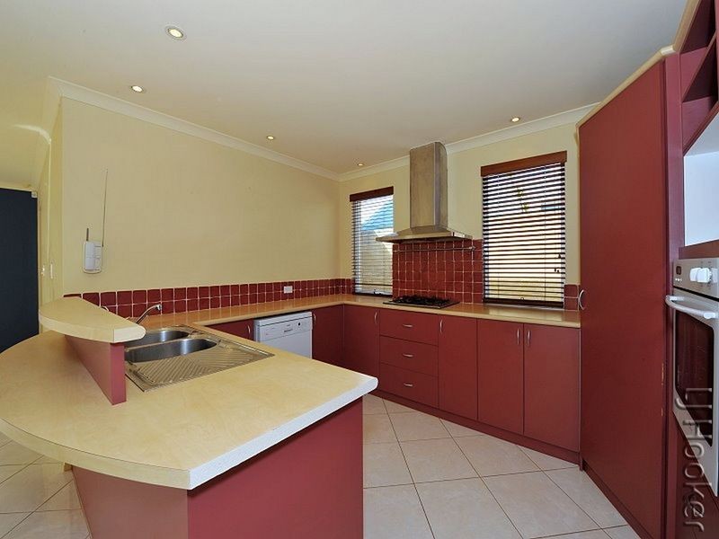 37 Darwin Terrace, Dudley Park WA 6210