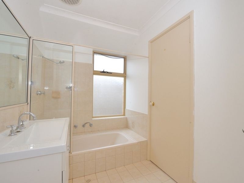 17/78-80 Oakmont Avenue, Meadow Springs WA 6210