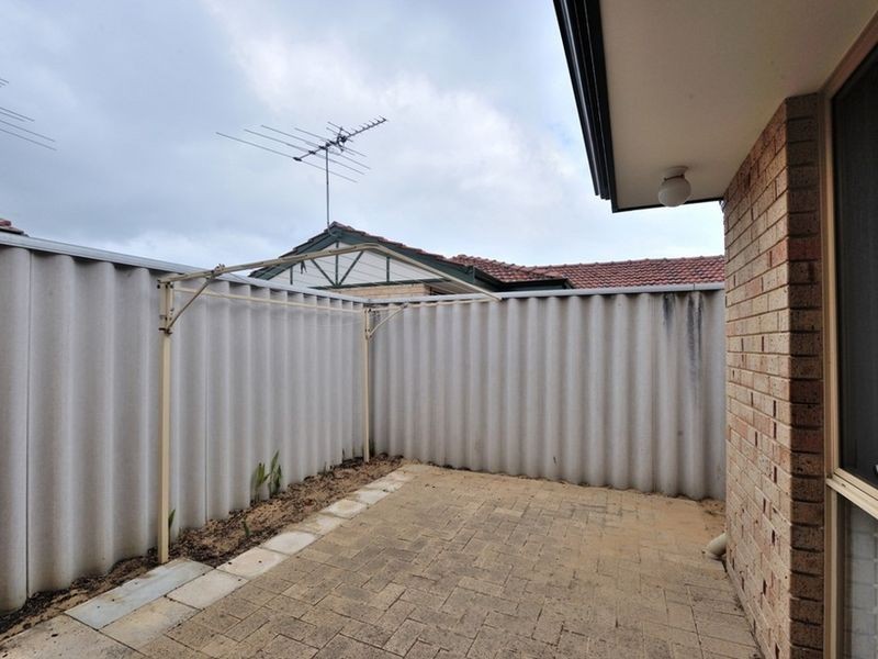 17/78-80 Oakmont Avenue, Meadow Springs WA 6210