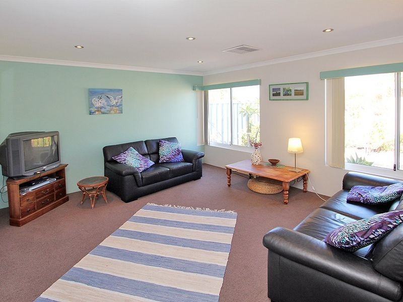 17 Buttercup Parkway, Halls Head WA 6210
