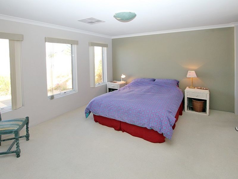 17 Buttercup Parkway, Halls Head WA 6210