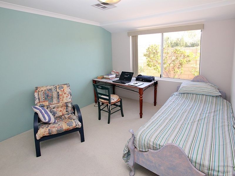 17 Buttercup Parkway, Halls Head WA 6210
