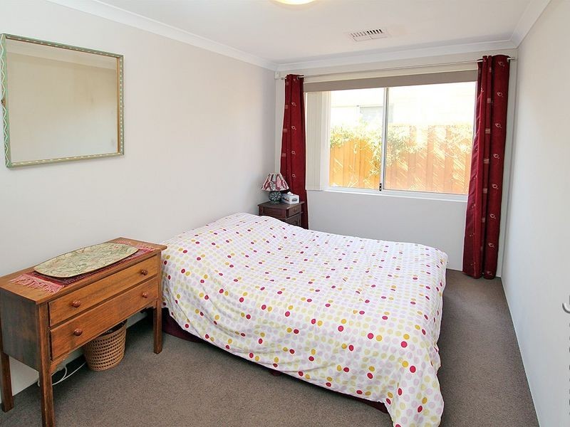 17 Buttercup Parkway, Halls Head WA 6210