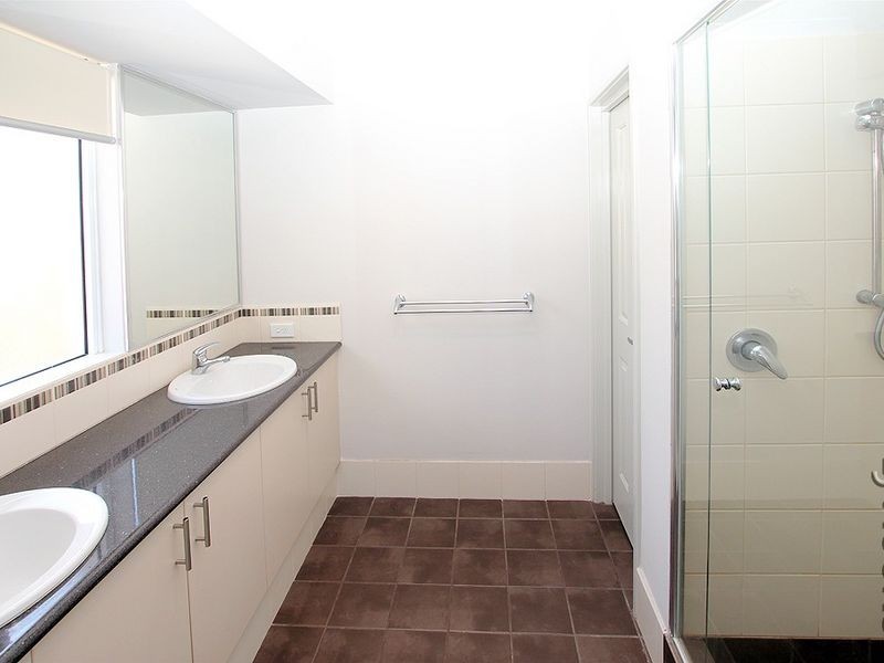 17 Buttercup Parkway, Halls Head WA 6210