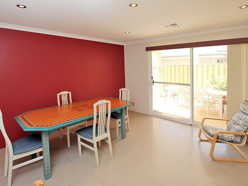 17 Buttercup Parkway, Halls Head WA 6210